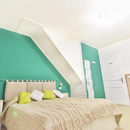 Couette-café La Di 4*